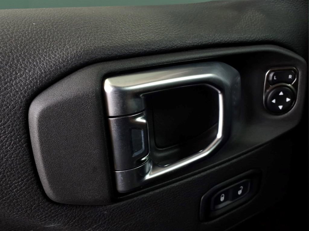 Used 2023 Jeep Wrangler Unlimited Sahara w/ Cold Weather Group AWD/4WD image 16