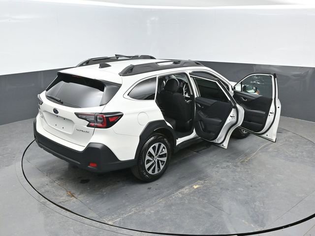 Used 2025 Subaru Outback Premium AWD/4WD image 23