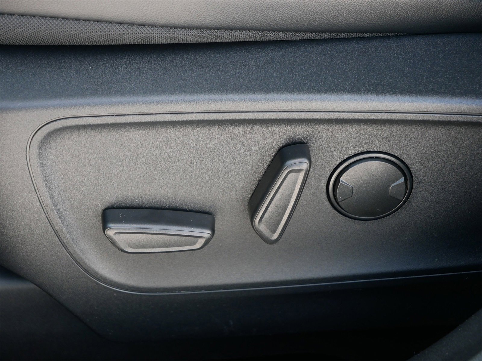 Certified 2025 Ford Escape ST-Line image 13