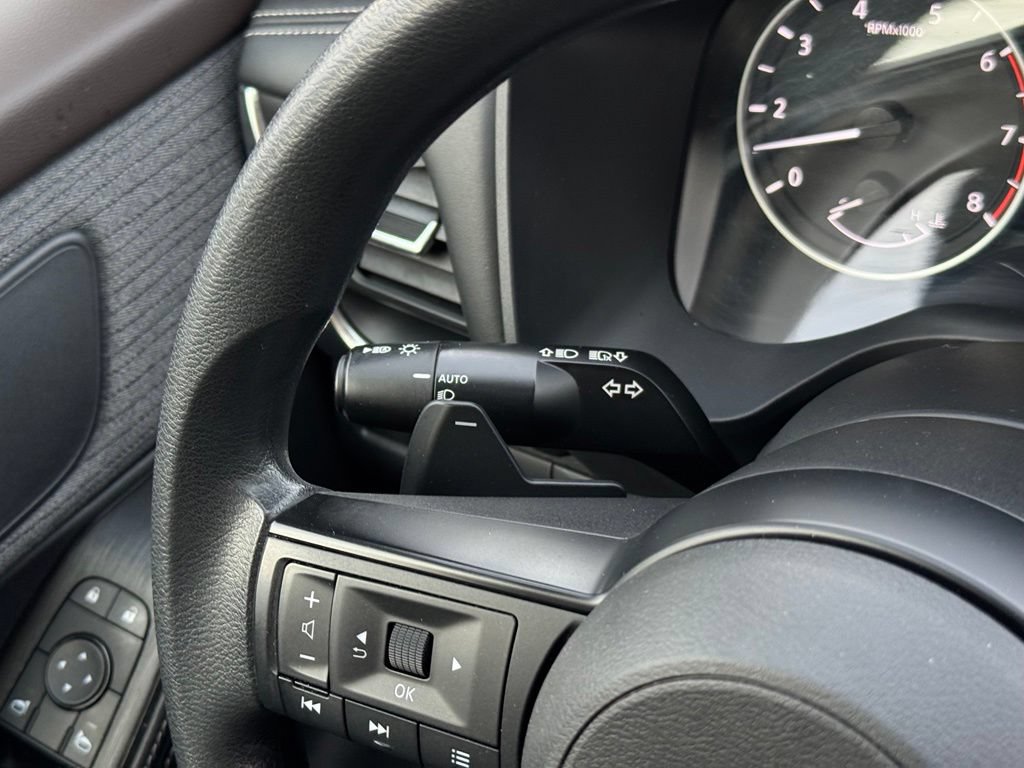 Used 2021 Nissan Rogue S AWD/4WD image 27