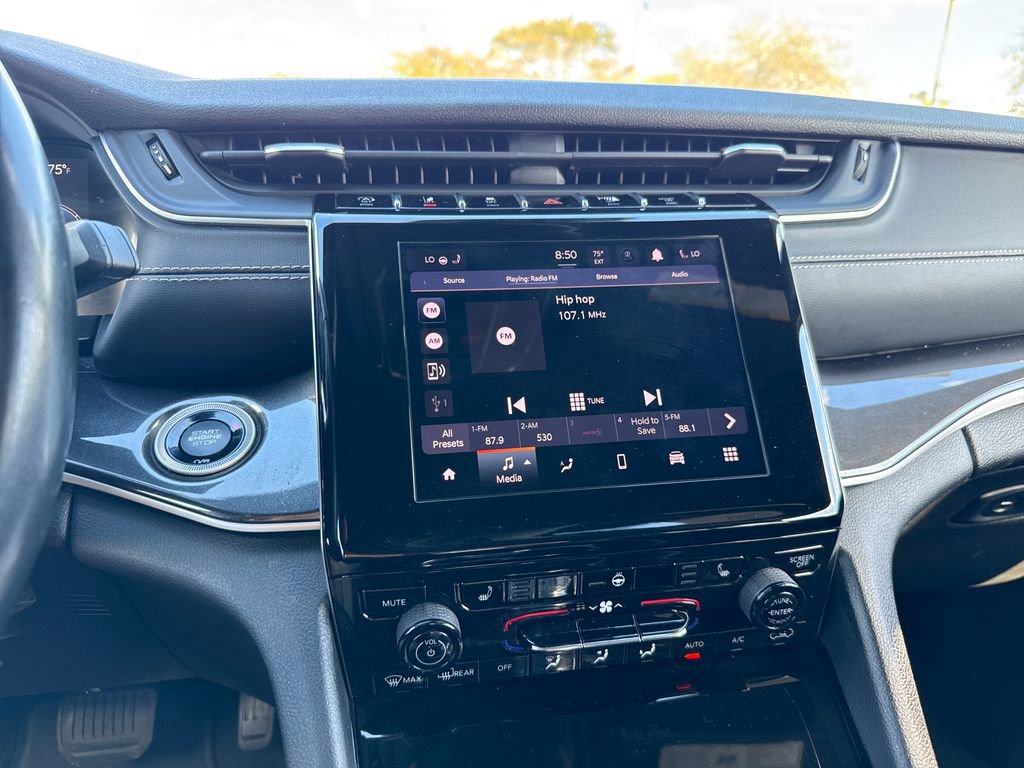 Used 2021 Jeep Grand Cherokee L Laredo image 20