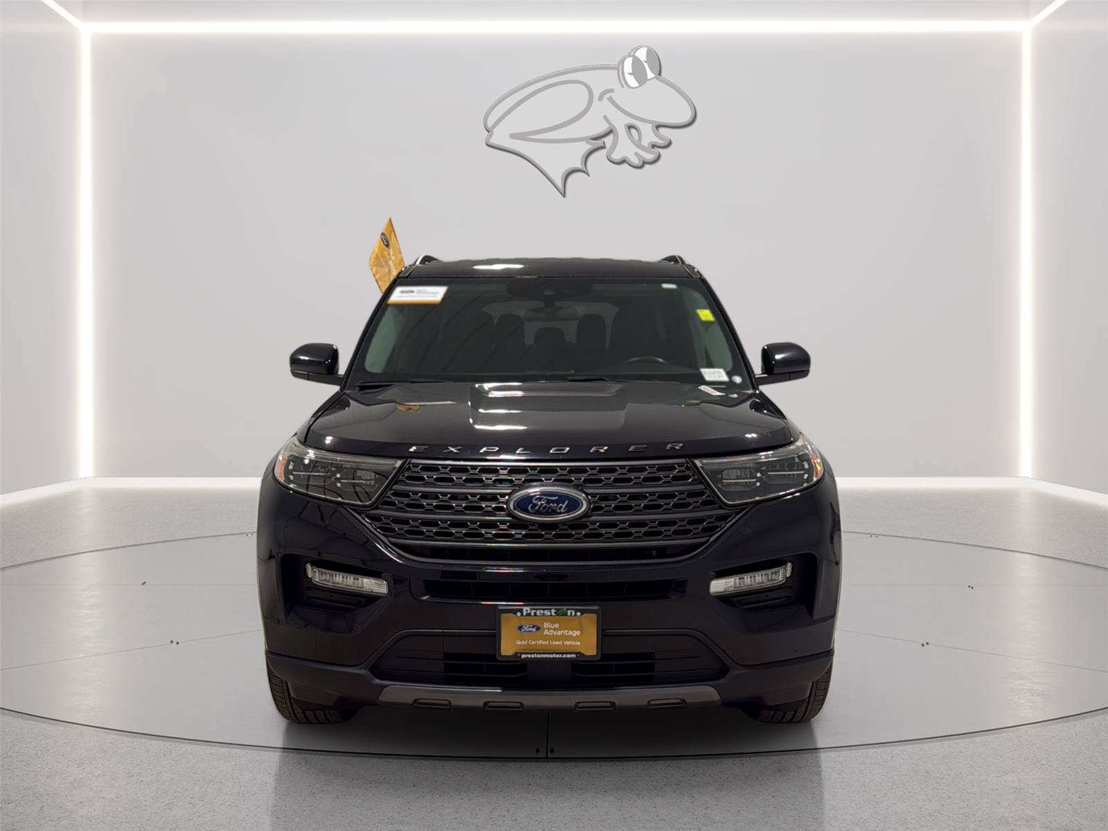 Certified 2022 Ford Explorer XLT w/ Equipment Group 202A AWD/4WD image 2