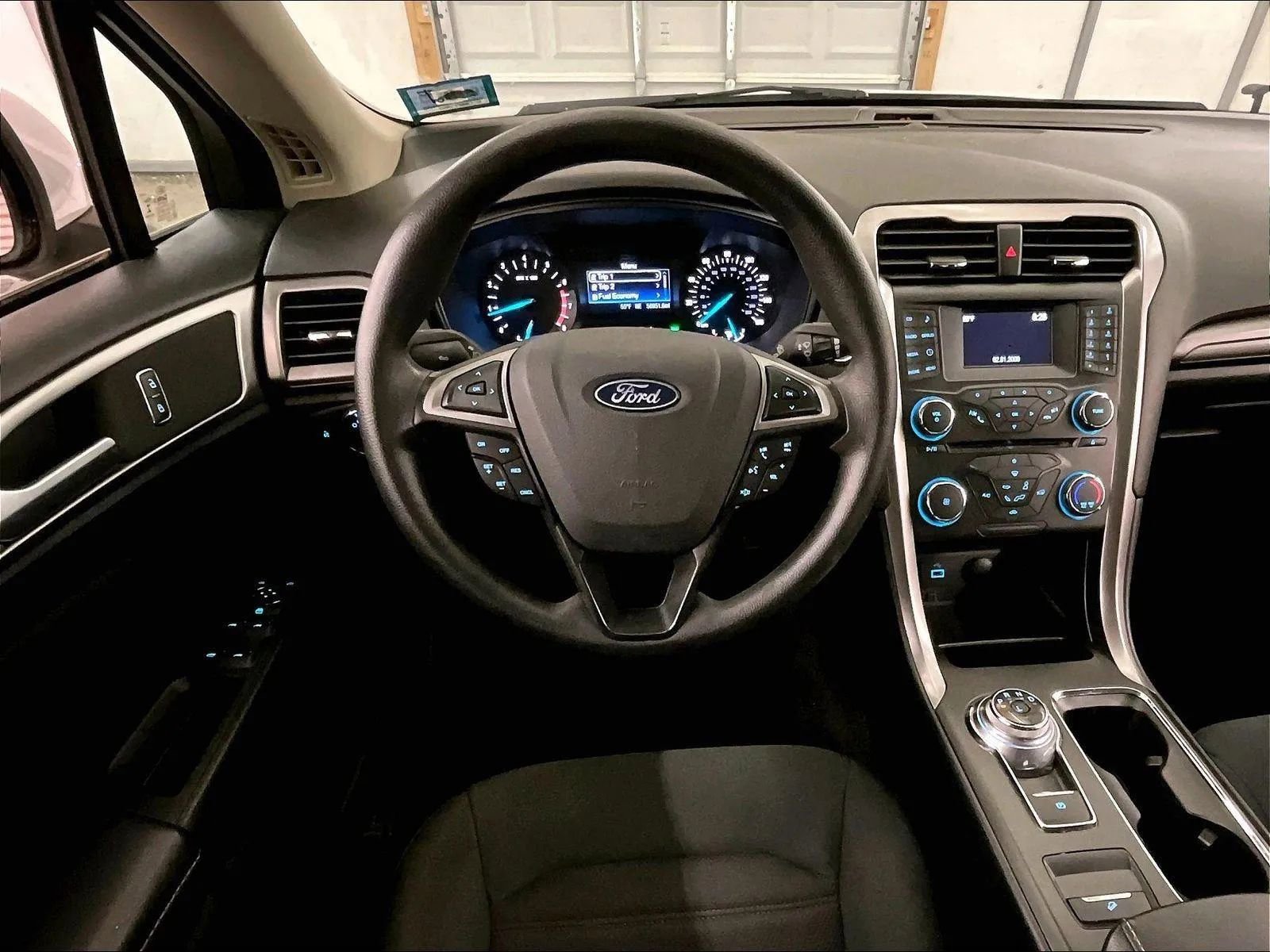 Certified 2018 Ford Fusion SE FWD image 5