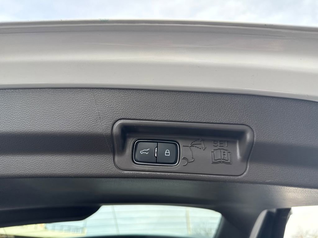 Certified 2023 Ford Explorer Platinum w/ Technology Package image 25