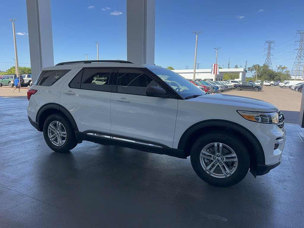 Certified 2024 Ford Explorer XLT w/ Equipment Group 202A AWD/4WD image 5