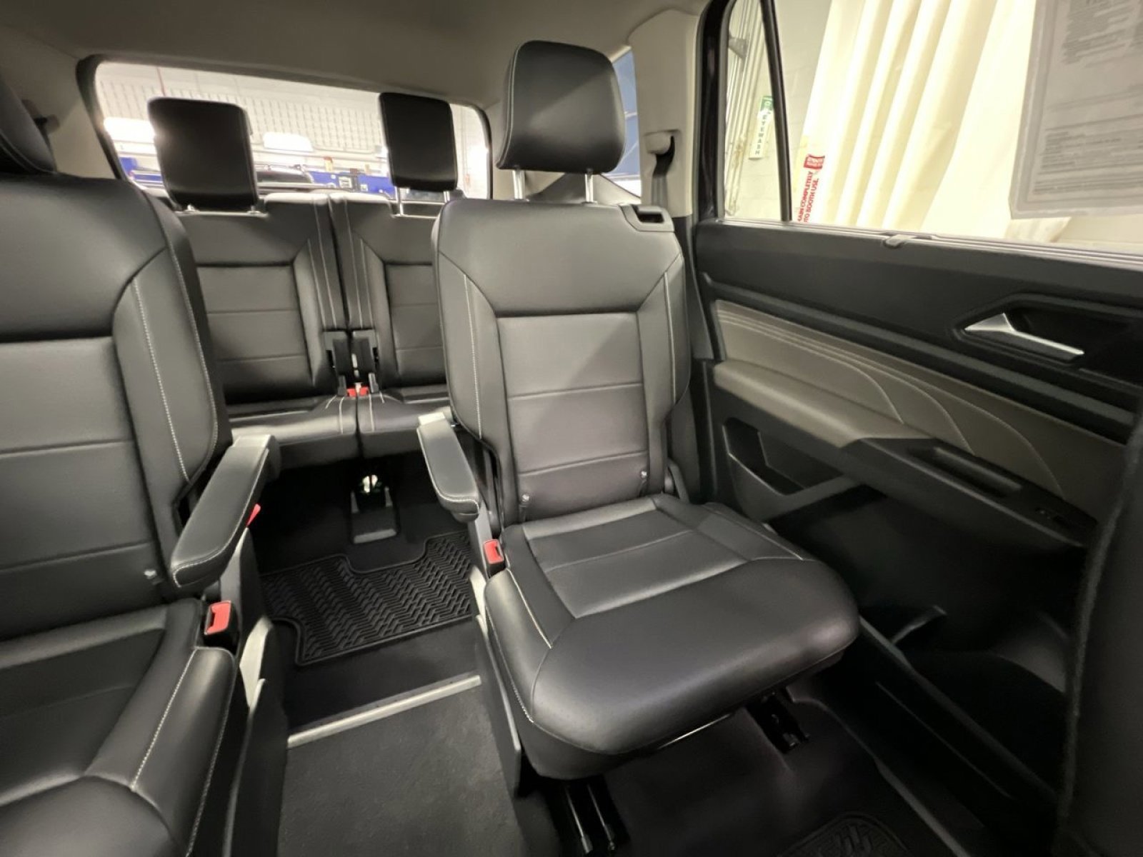 Used 2022 Volkswagen Atlas SEL R-Line image 17