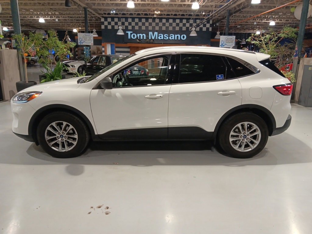 Certified 2022 Ford Escape SE w/ Convenience Package image 2