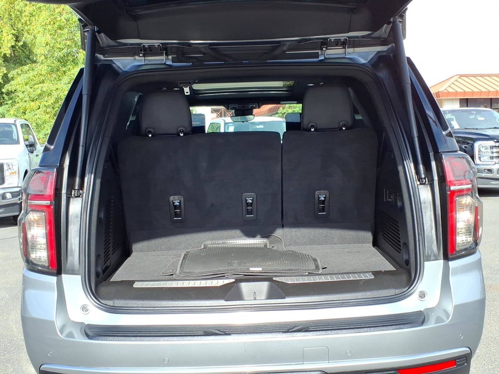 Used 2024 Chevrolet Tahoe High Country w/ Advanced Technology Package image 11