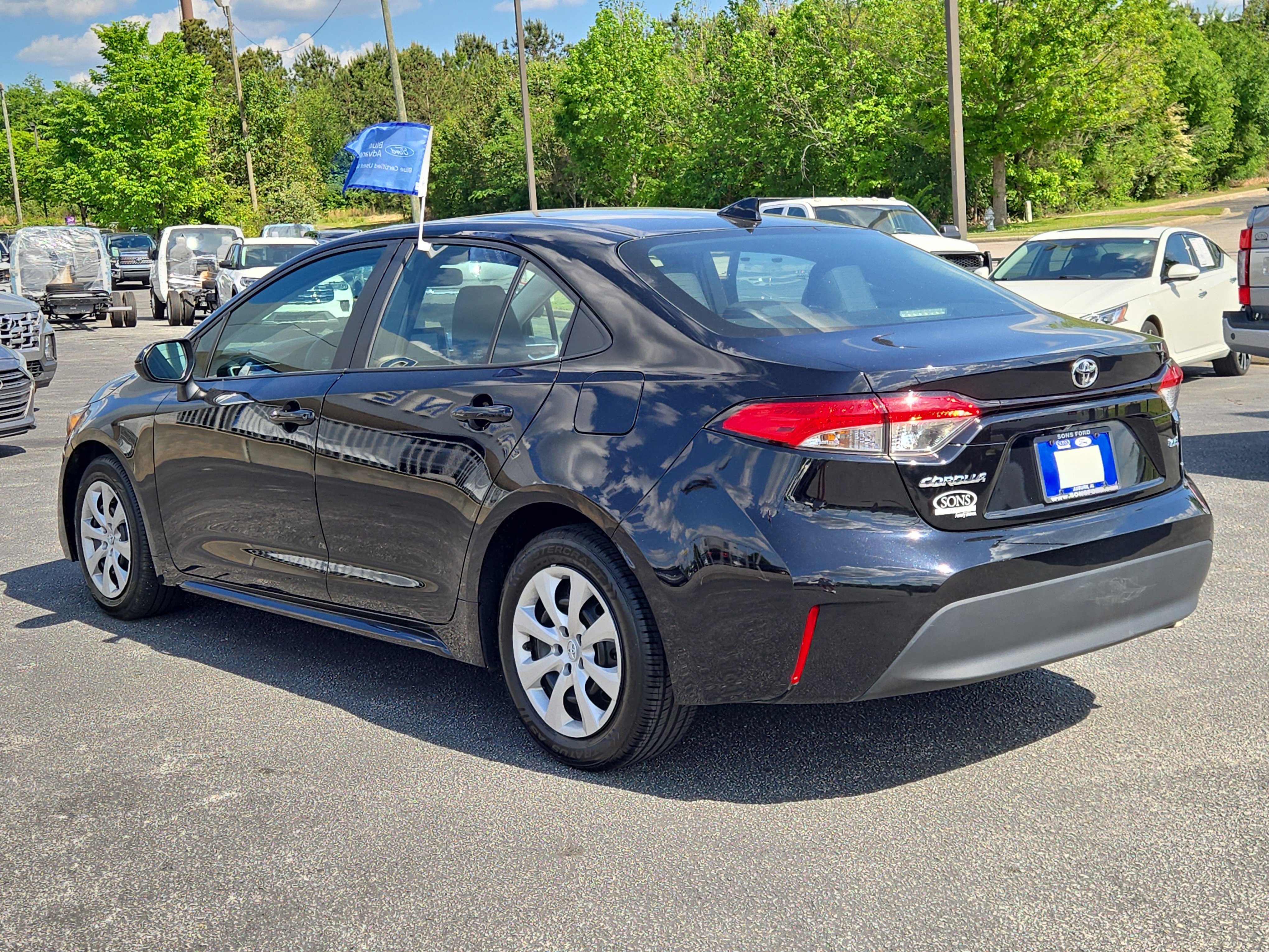 Used 2023 Toyota Corolla LE FWD image 7