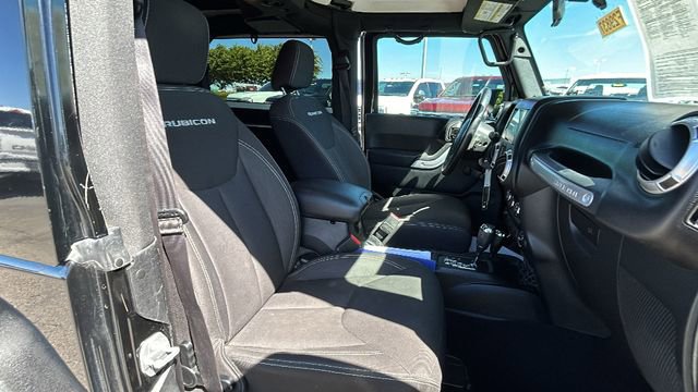Used 2017 Jeep Wrangler Rubicon w/ Connectivity Group AWD/4WD image 11