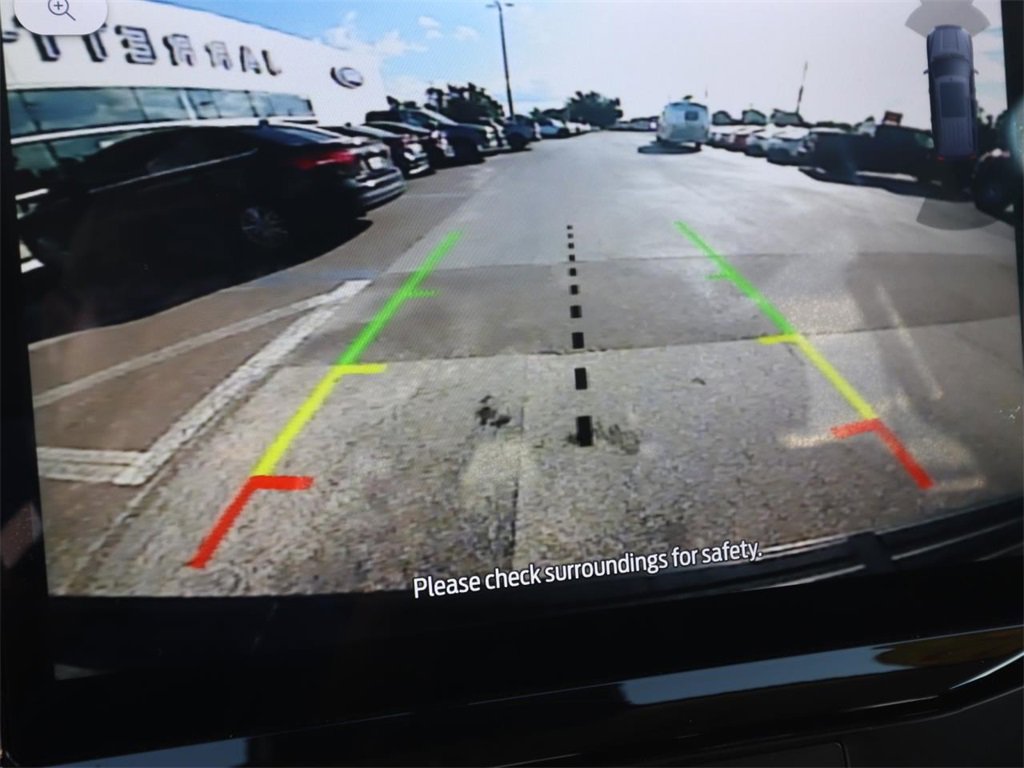 Certified 2022 Ford Expedition XLT image 5