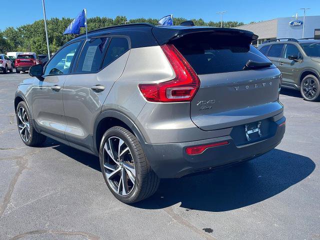 Used 2022 Volvo XC40 T5 R-Design w/ Advanced Package AWD/4WD image 3