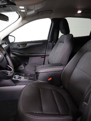 Certified 2025 Ford Escape Active w/ Tech Pack #1 AWD/4WD image 8