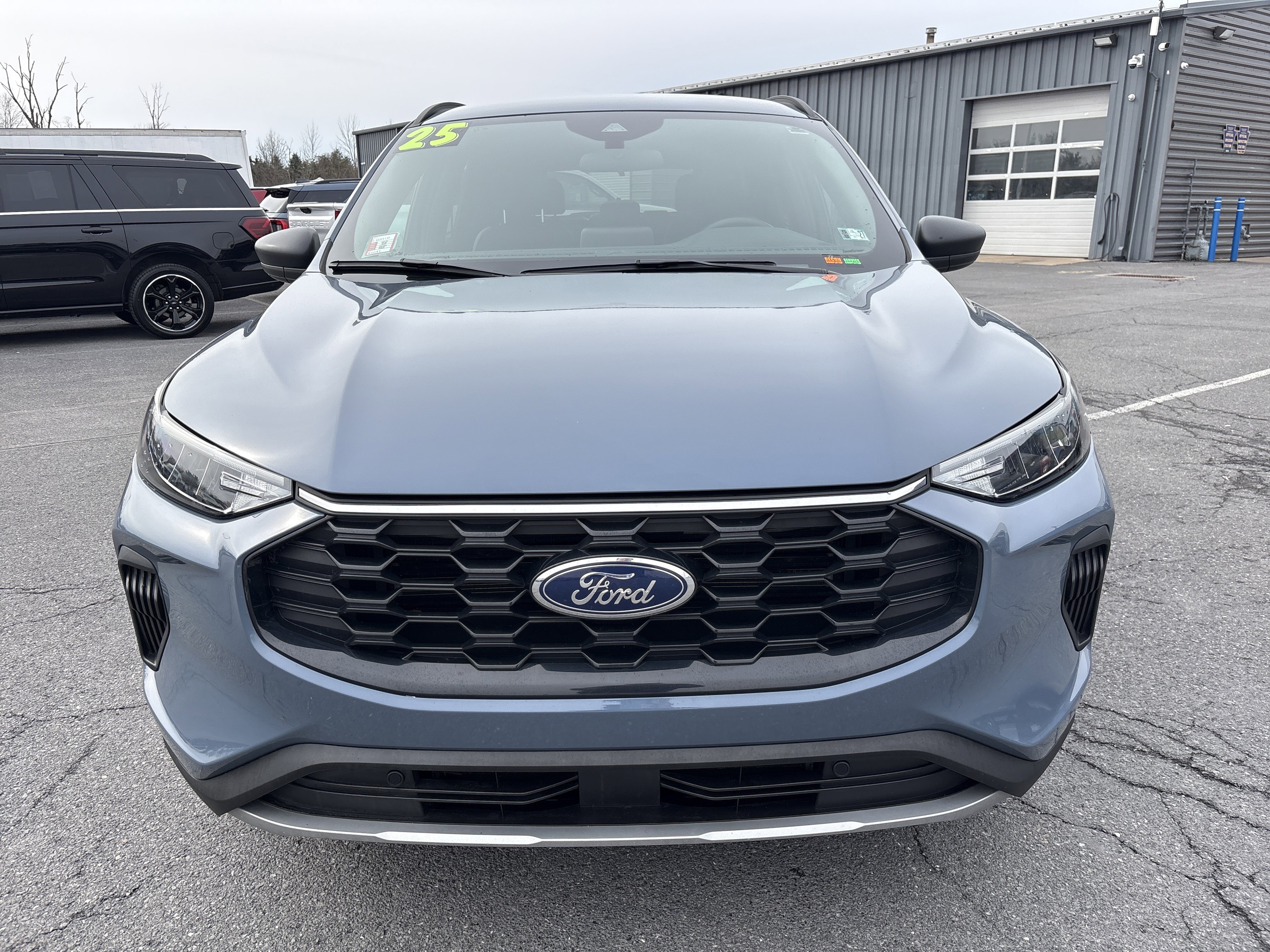 Certified 2025 Ford Escape ST-Line AWD/4WD image 10