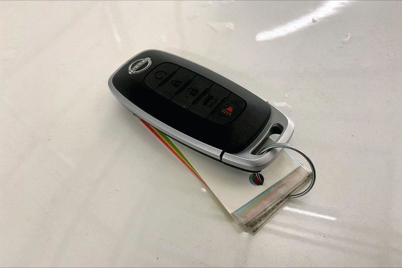 Used 2023 Nissan Rogue Platinum image 11