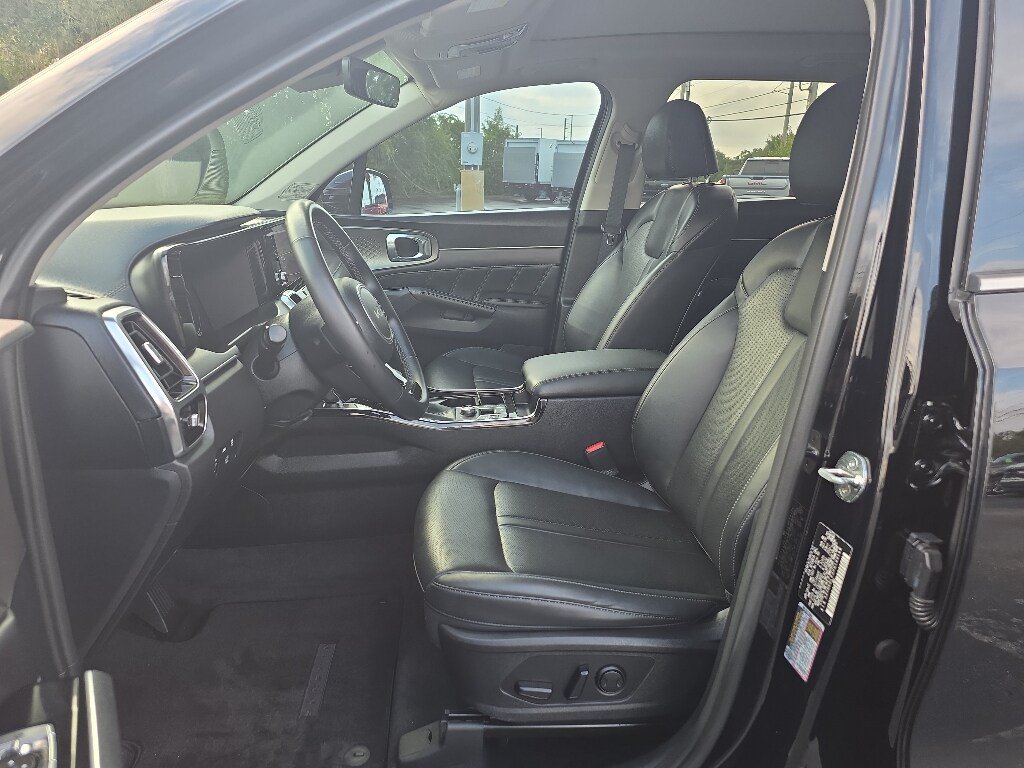 Used 2023 Kia Sorento SX AWD/4WD image 10
