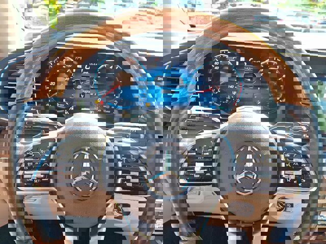 Used 2021 Mercedes-Benz GLS 450 4MATIC image 20