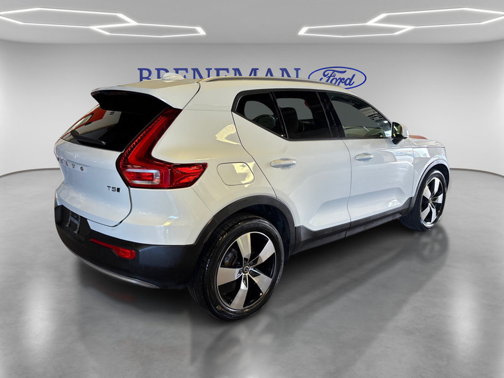 Used 2020 Volvo XC40 T5 Momentum w/ Protection Package AWD/4WD image 6