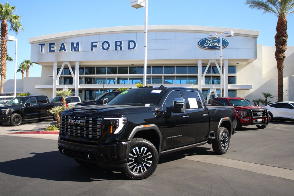 Used 2025 GMC Sierra 3500 Denali Ultimate AWD/4WD image 2