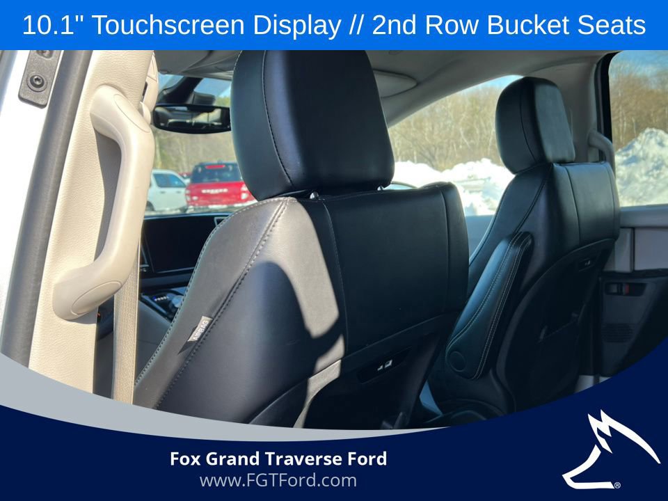 Used 2024 Chrysler Pacifica Touring-L image 32