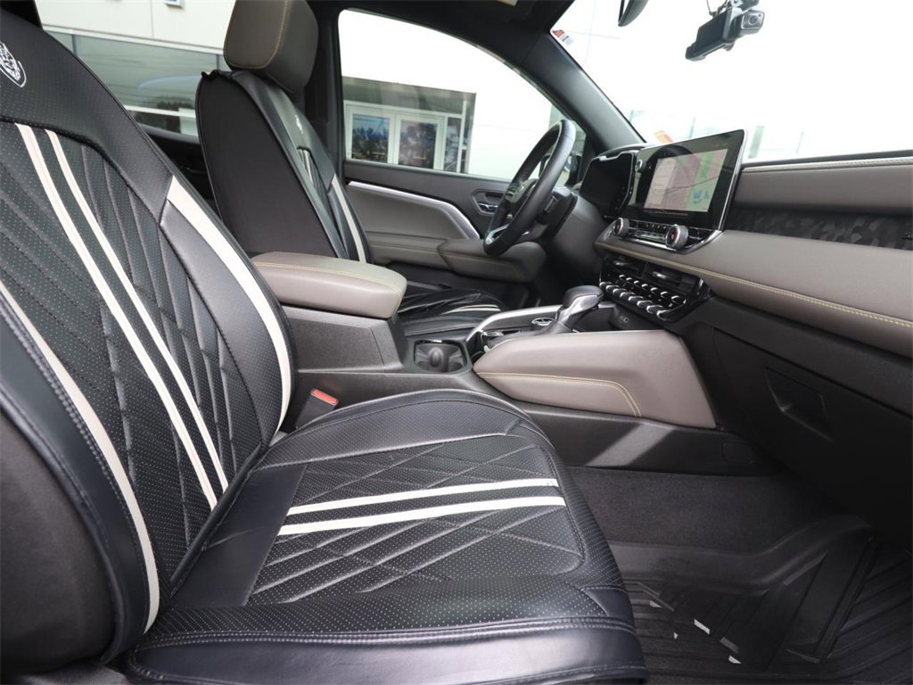 Used 2024 Chevrolet Colorado ZR2 w/ Technology Package image 15