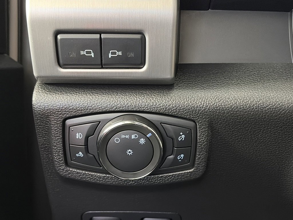 Certified 2017 Ford F350 Platinum w/ Platinum Ultimate Package image 25