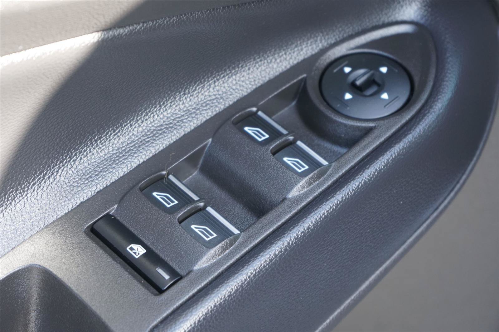 Certified 2019 Ford Escape Titanium FWD image 19