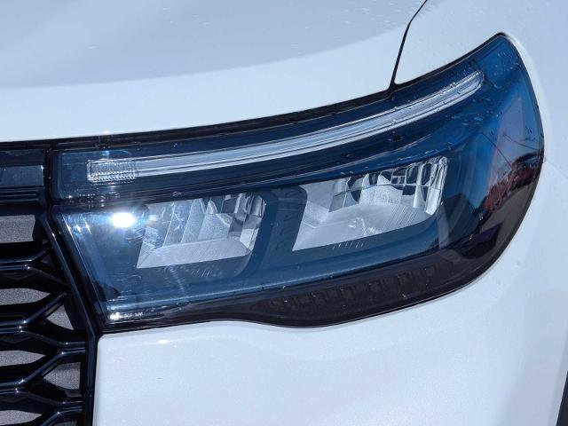 Certified 2025 Ford Explorer ST-Line AWD/4WD image 10
