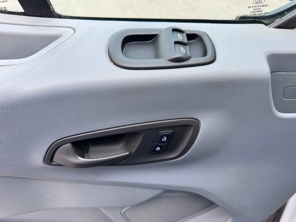 Certified 2019 Ford Transit 250 130 Low Roof RWD image 17
