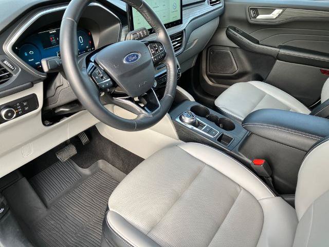Certified 2025 Ford Escape Platinum AWD/4WD image 24