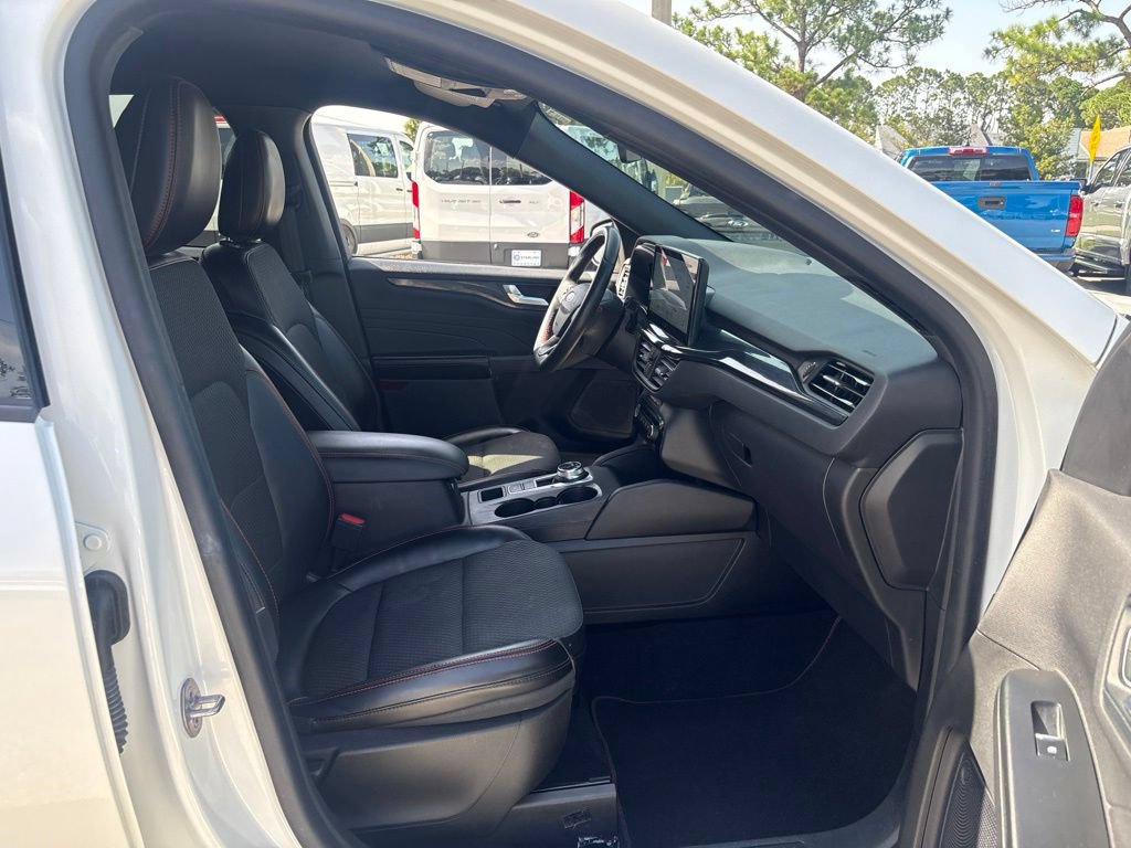Certified 2023 Ford Escape ST-Line w/ Tech Pack #1 FWD image 9