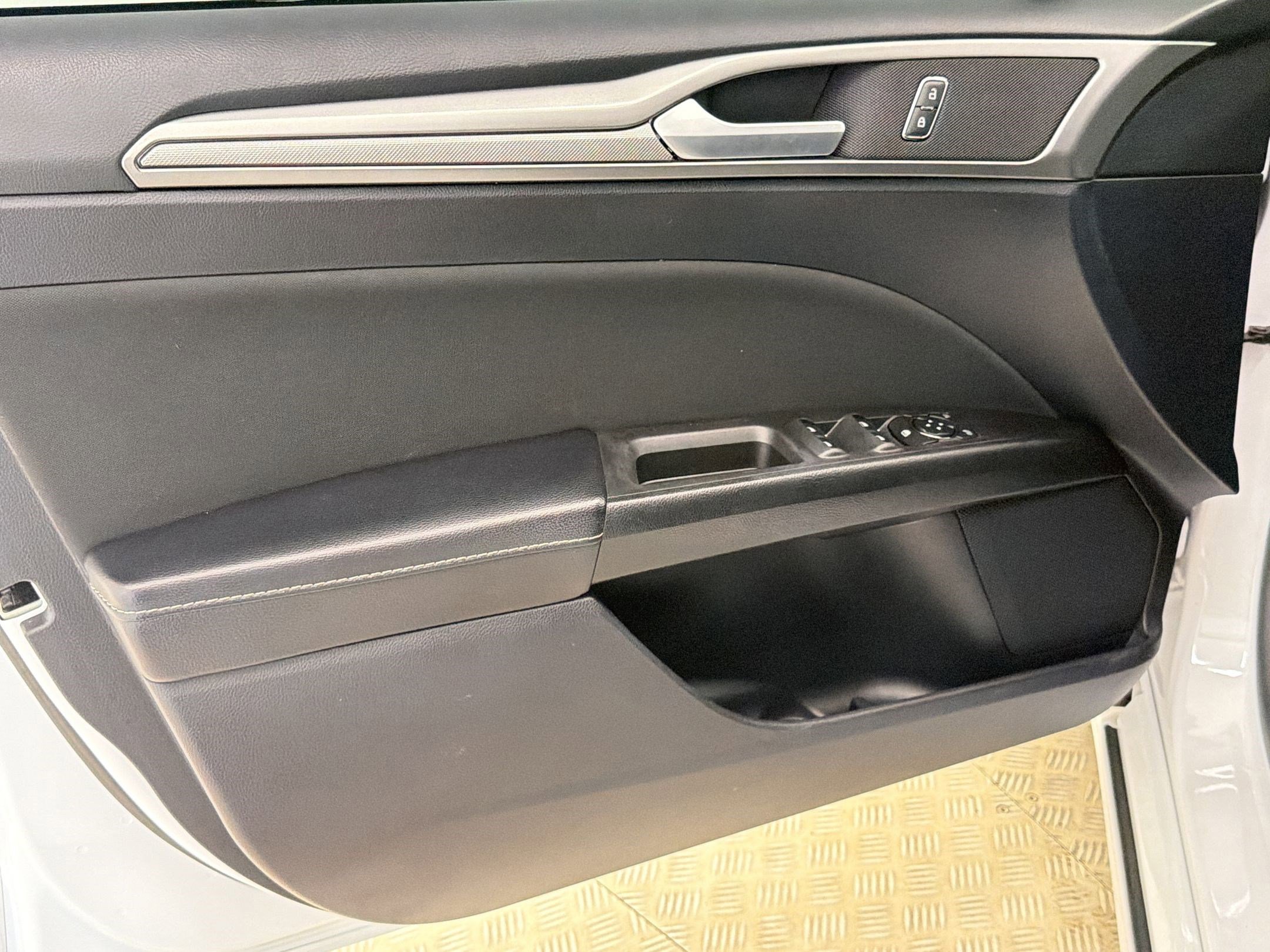 Certified 2020 Ford Fusion SE image 13