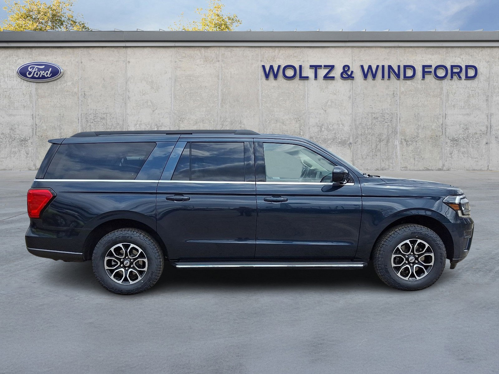 Certified 2023 Ford Expedition Max XLT image 2