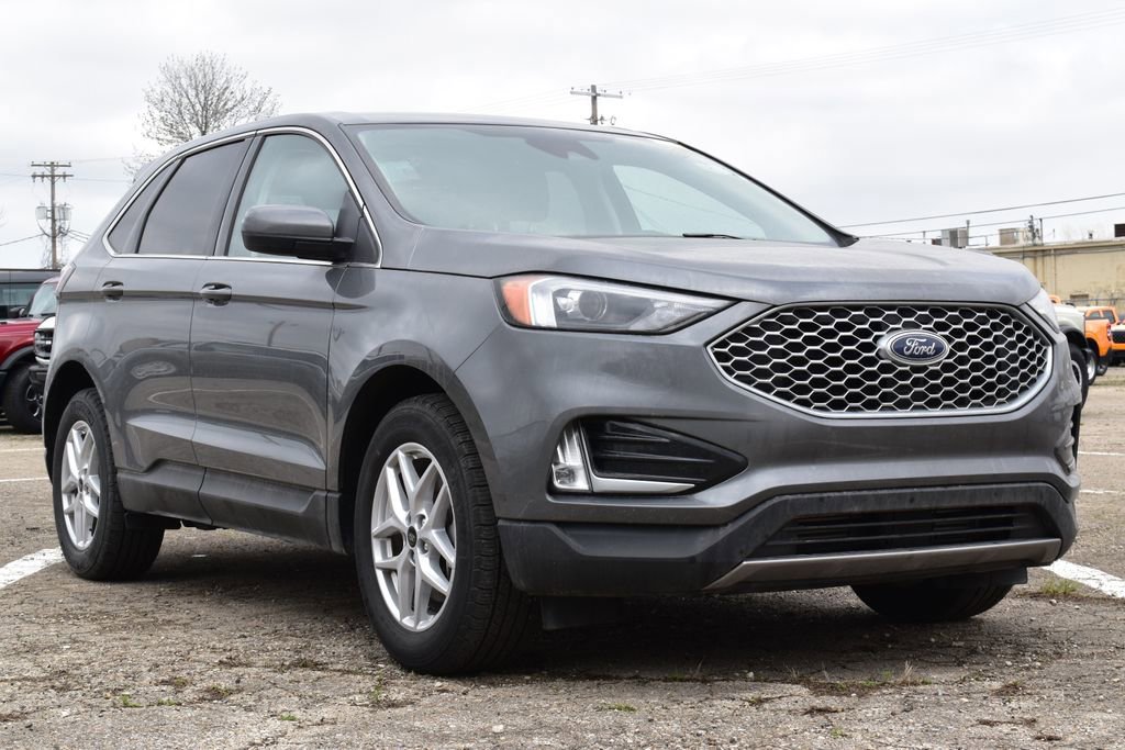 Certified 2024 Ford Edge SEL w/ Convenience Package image 3
