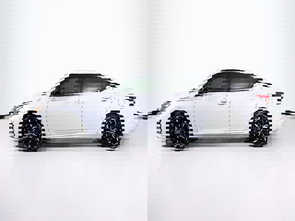 Used 2024 Nissan Altima 2.5 SR image 2