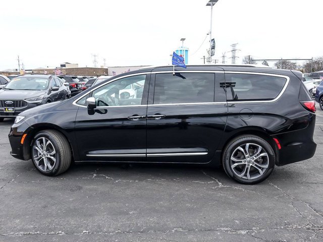 Used 2024 Chrysler Pacifica Pinnacle AWD/4WD image 6