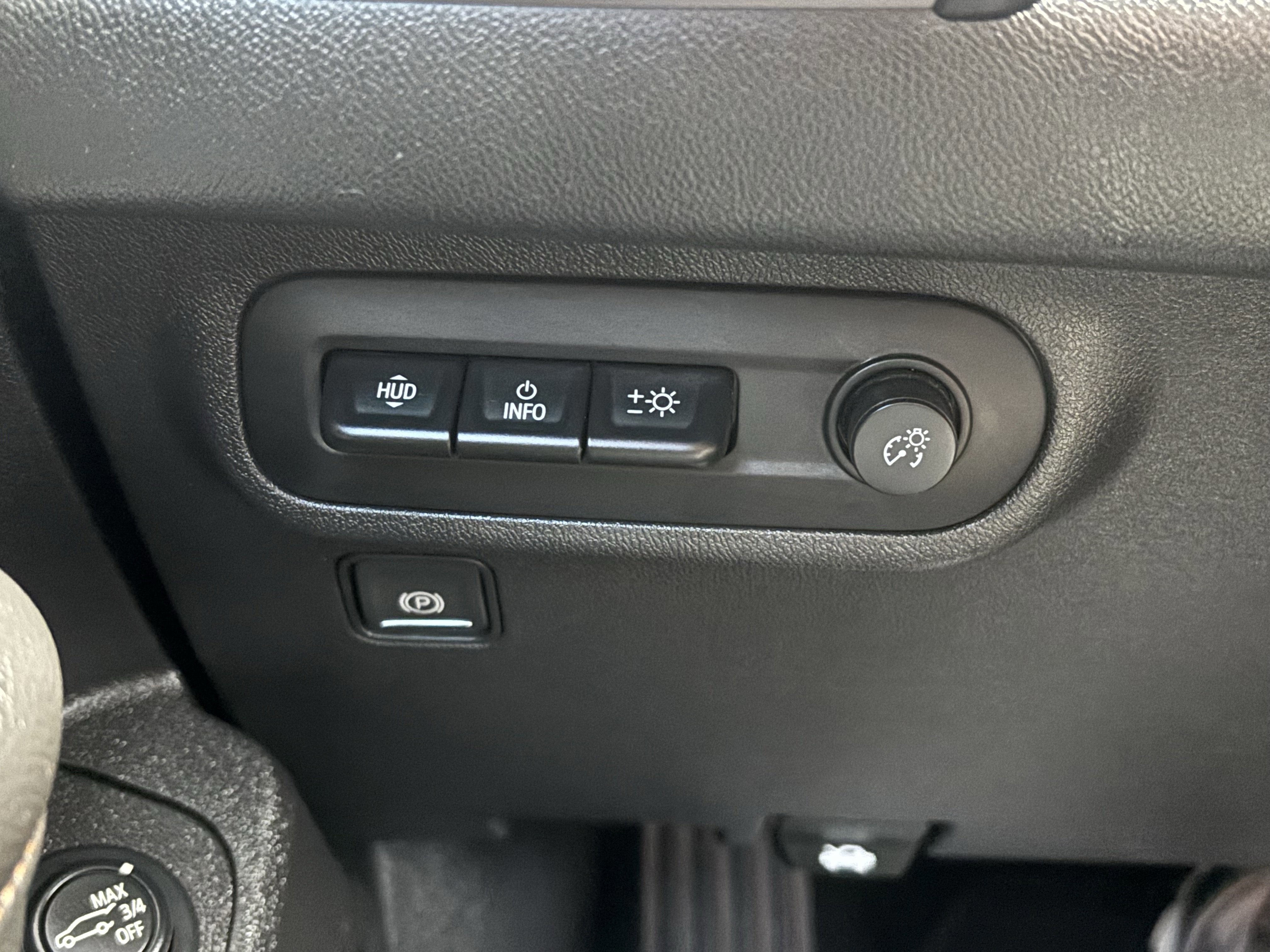 Used 2024 GMC Terrain AT4 w/ Infotainment Package II image 40