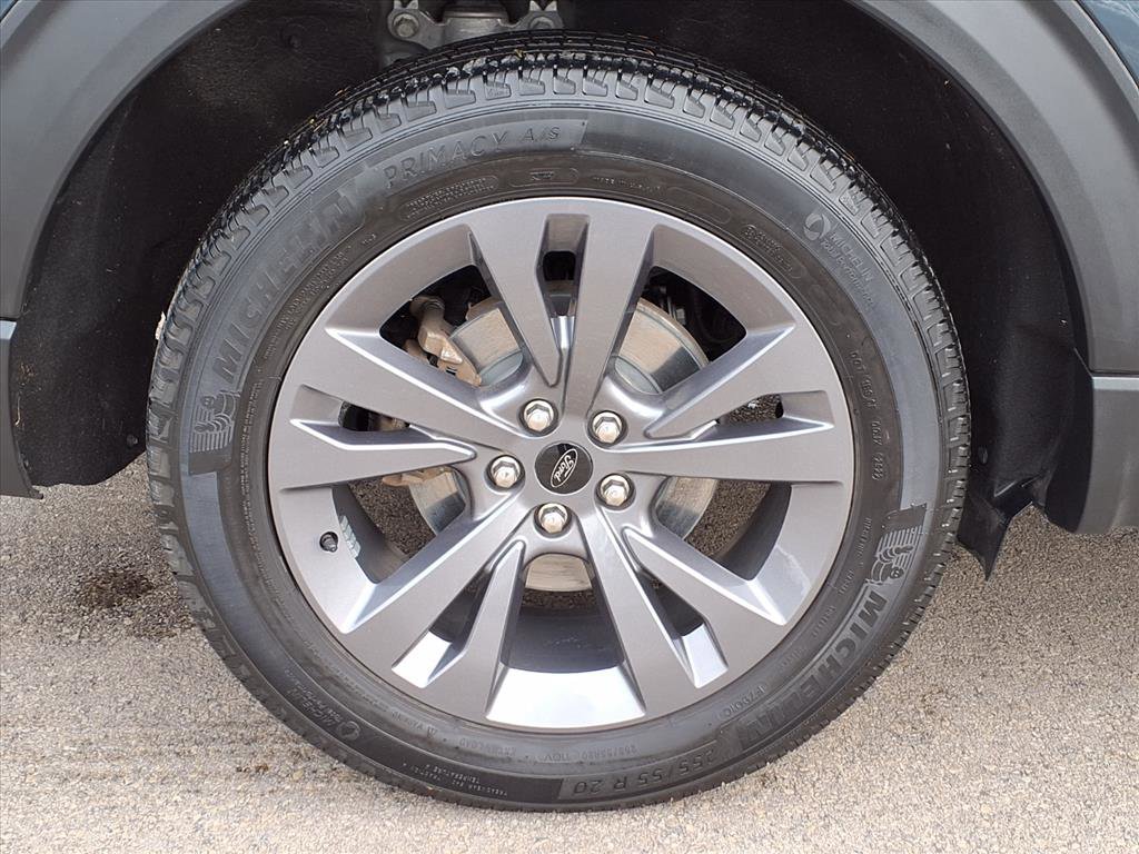 Certified 2022 Ford Explorer XLT w/ Equipment Group 202A image 10