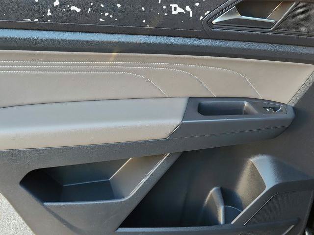 Used 2022 Volkswagen Atlas SE FWD image 28