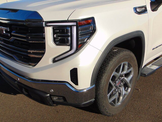 Used 2024 GMC Sierra 1500 SLT AWD/4WD image 2