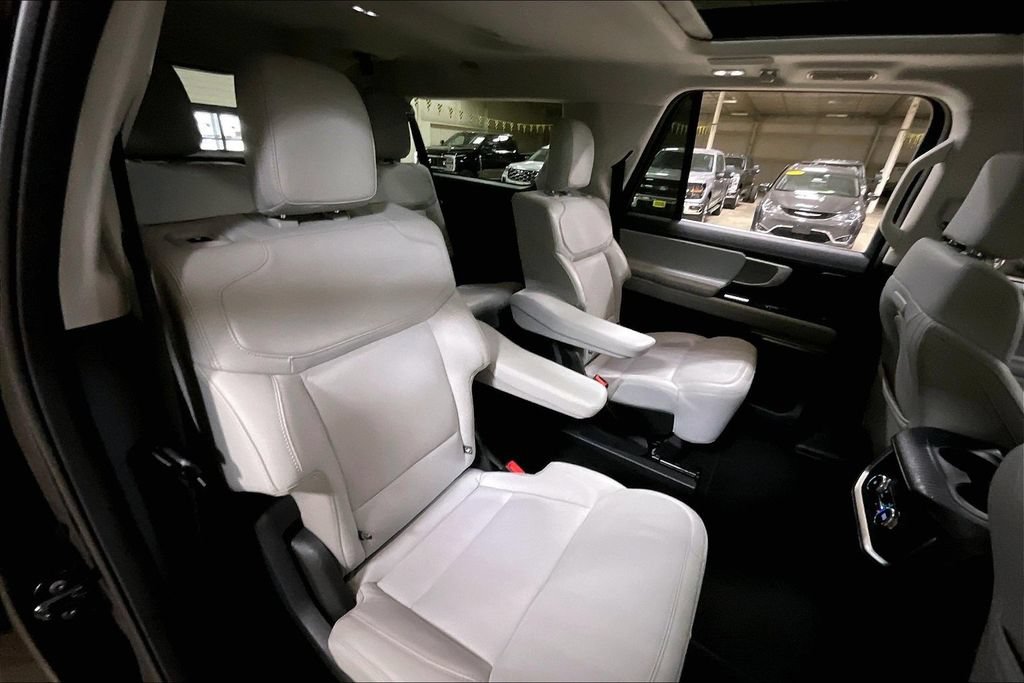 Certified 2025 Ford Expedition Max Platinum w/ Driver's Package AWD/4WD image 26