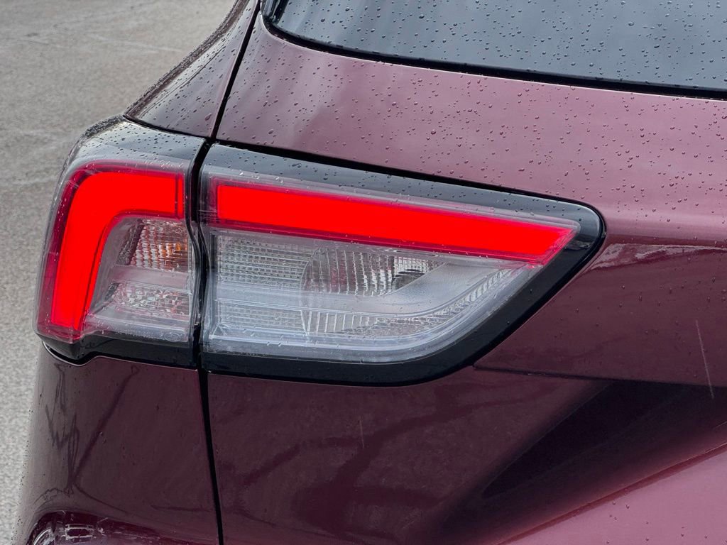 Certified 2021 Ford Escape SE image 12