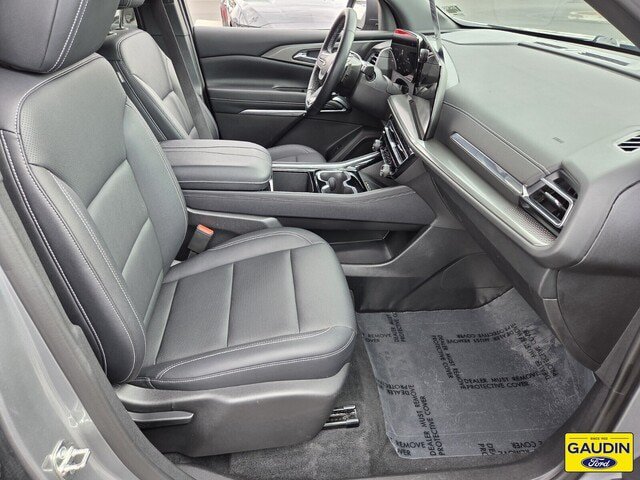 Used 2026 Chevrolet Traverse LT FWD image 17