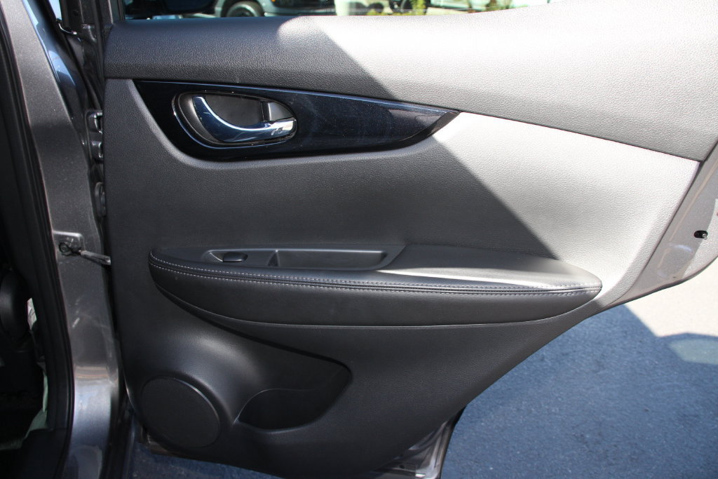 Used 2022 Nissan Rogue Sport SV w/ Technology Package AWD/4WD image 26