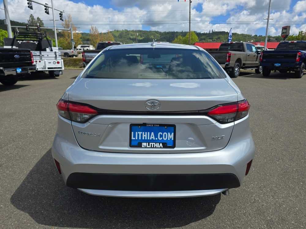 Used 2021 Toyota Corolla XLE w/ Carpet Mat Package (TMS) FWD image 5