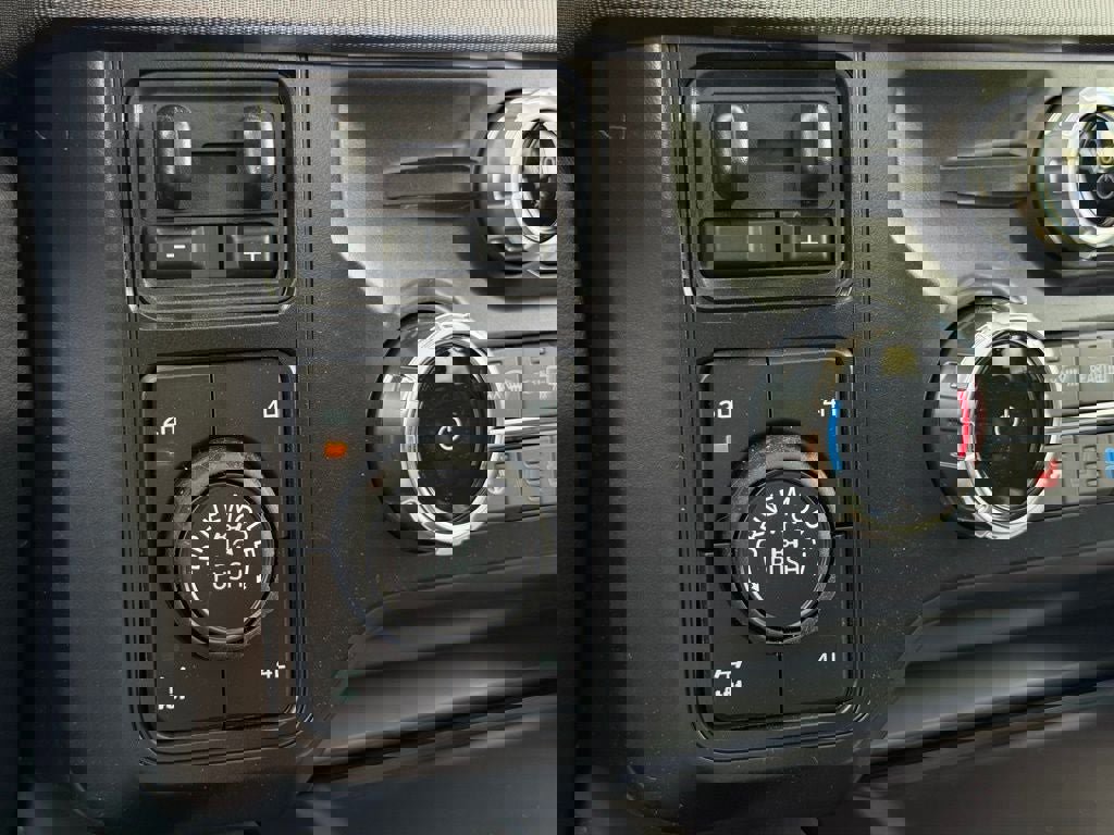 Certified 2026 Ford F350 Platinum w/ Tremor Off-Road Package image 41