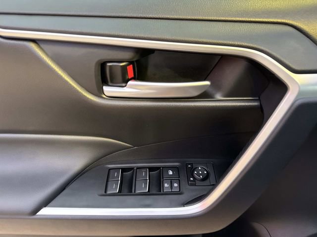 Used 2025 Toyota RAV4 XLE image 21