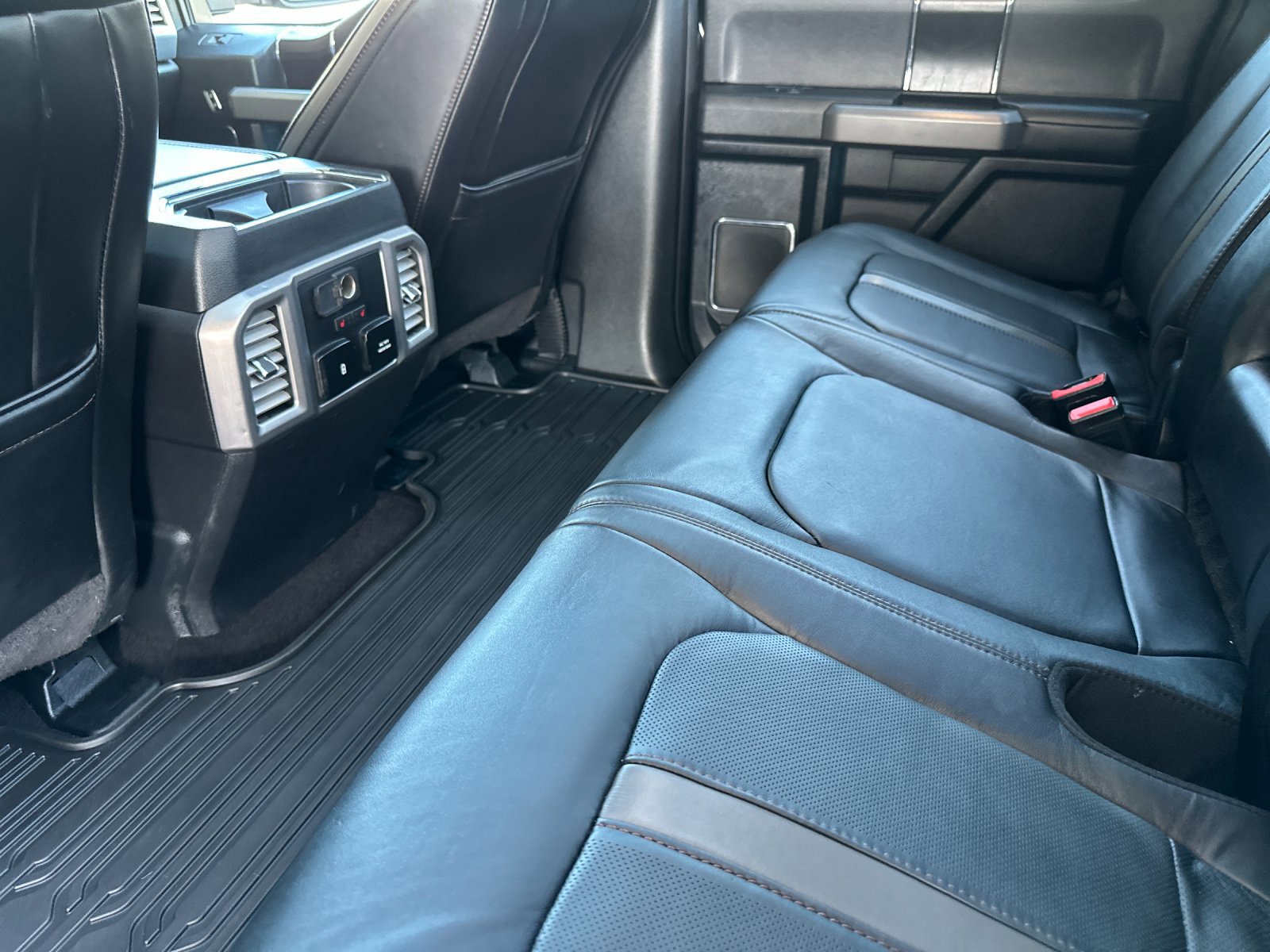 Certified 2019 Ford F150 Platinum w/ Equipment Group 701A Luxury image 12