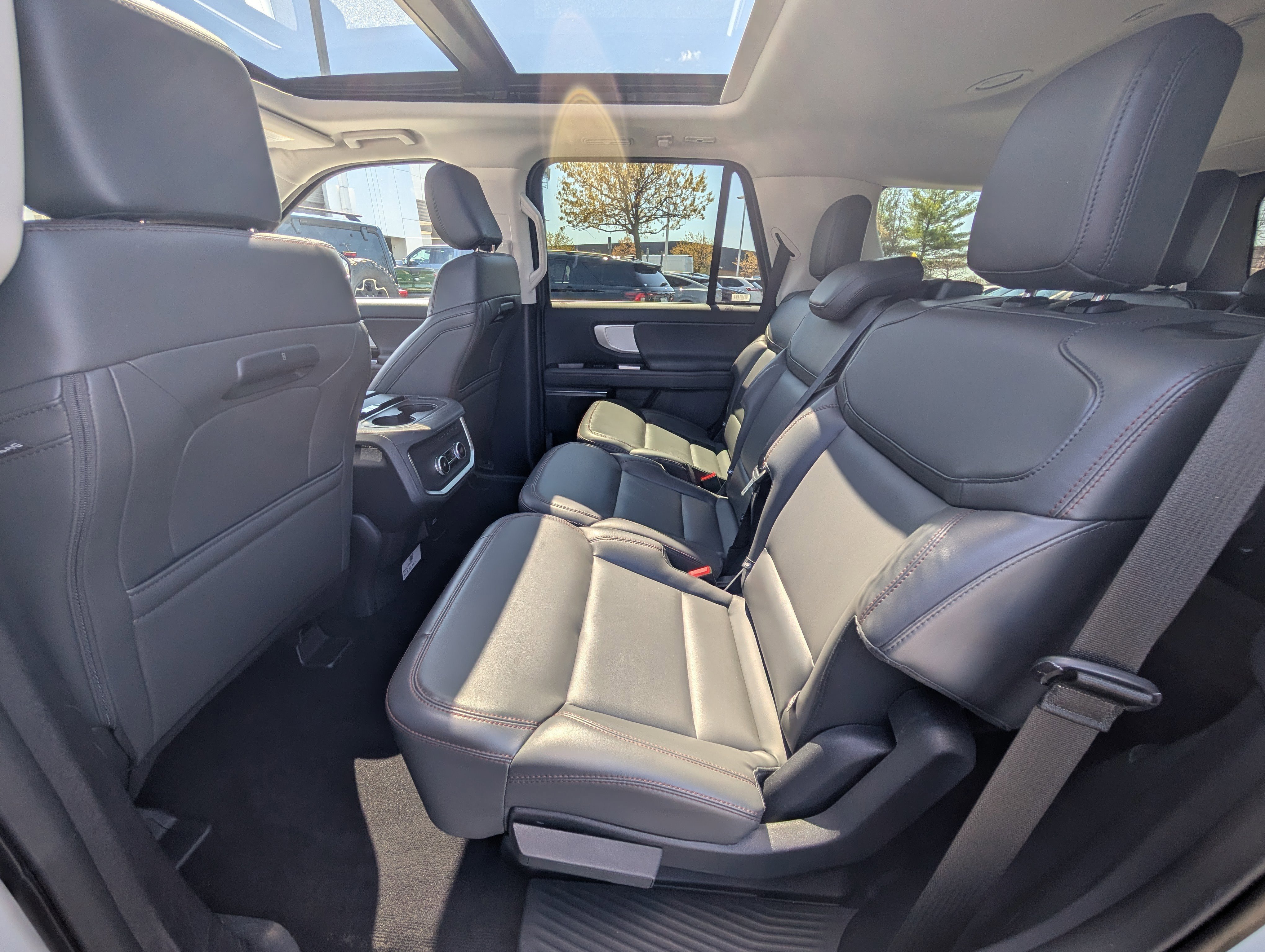 Certified 2025 Ford Expedition Active image 14