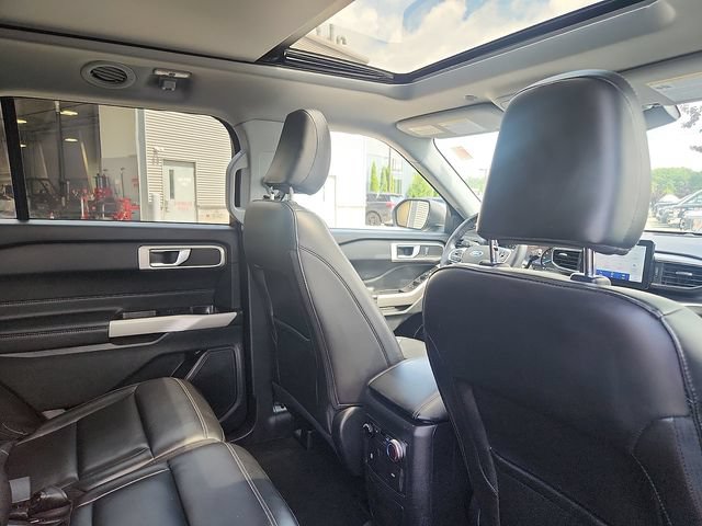 Certified 2022 Ford Explorer XLT w/ Equipment Group 202A AWD/4WD image 29